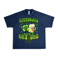 Navy everybody in the pub getting tipsy artiststas Urban Heavy Tee - Artiststas
