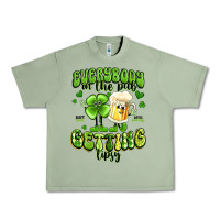 Oil Green everybody in the pub getting tipsy artiststas Urban Heavy Tee - Artiststas