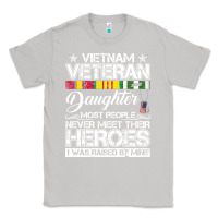 Moon Dust VietNam Veteran daughter Most People Never Meet Their Heroes Classic Tee - SnappyArt