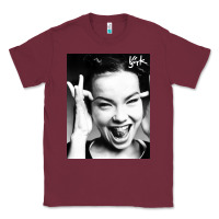 Burgundy my name is bjork [tw] Classic Tee - ArtMosaic