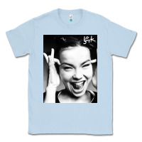 Dusty Blue my name is bjork [tw] Classic Tee - ArtMosaic