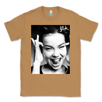 Toasted Coconut my name is bjork [tw] Classic Tee - ArtMosaic