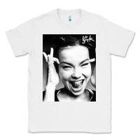 White my name is bjork [tw] Classic Tee - ArtMosaic