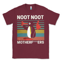 Burgundy noot penguin Classic Tee - artisFamous