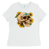 White skull flowers and gemstone Ladies Tee - Artiststas
