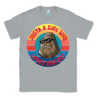 Heather Grey Retro Sunset Just A Girl Who Loves Bigfoot Classic Tee - artisFamous