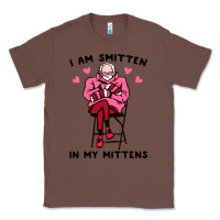 Chestnut funny i am smitten in my mittens bernie Classic Tee - artisFamous