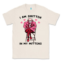 Natural funny i am smitten in my mittens bernie Classic Tee - artisFamous