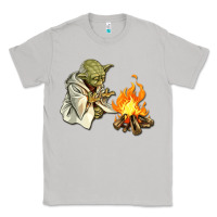 Moon Dust Yoda is warming up Classic Tee - artisFamous
