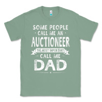 Sage auctioneer dad father's day gifts father daddy men t shirt Classic Tee - artisFamous
