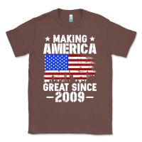 Chestnut vintage making america great since 2009 Classic Tee - artisFamous