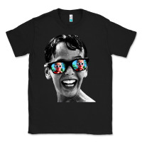 Black squints Classic Tee - artisFamous