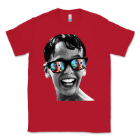 Red squints Classic Tee - artisFamous