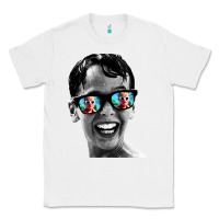White squints Classic Tee - artisFamous