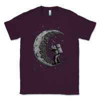 Plum digging the moon Classic Tee - artisFamous