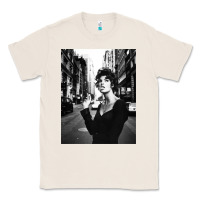 Natural linda evangelista fashion model Classic Tee - artisFamous