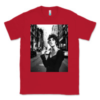 Red linda evangelista fashion model Classic Tee - artisFamous