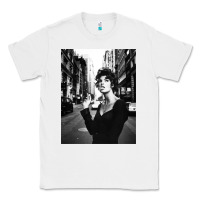 White linda evangelista fashion model Classic Tee - artisFamous