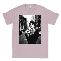 Lilac linda evangelista fashion model Classic Tee - artisFamous