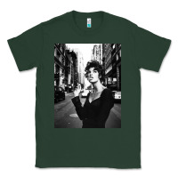 Sports Green linda evangelista fashion model Classic Tee - artisFamous