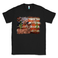 Black deer hunting target american flag  background Classic Tee - BarkalooDesign