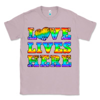 Lilac Western Love Lives Here Classic Tee - BundleAndBundleShop