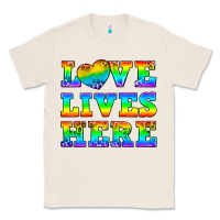 Natural Western Love Lives Here Classic Tee - BundleAndBundleShop