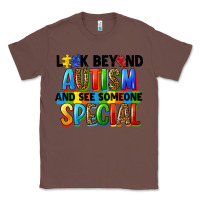 Chestnut look beyond autism and see someone special Classic Tee - FaDigitalArtStudio