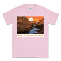 Bubblegum Pink vintage grand canyon national park retro colorado river 80s Classic Tee - linhVisuals