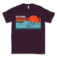 Plum vintage california wave surf retro 80s california beach surfing Classic Tee - linhVisuals