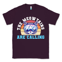 Plum skiing t  shirt ski goggles cat the meowtains are calling skier winter Classic Tee - linhVisuals