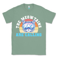Sage skiing t  shirt ski goggles cat the meowtains are calling skier winter Classic Tee - linhVisuals