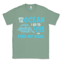 Sage into the ocean i go to find my soul Classic Tee - linhVisuals