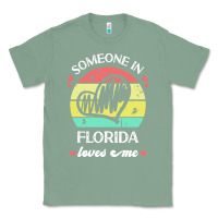 Sage someone in florida loves me t  shirt someone in florida loves me funny Classic Tee - linhVisuals