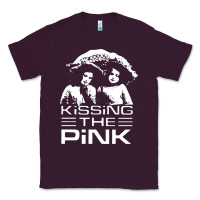 Plum gift for men kissing the pink Classic Tee - linhVisuals
