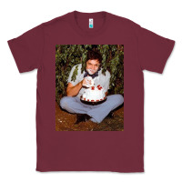 Burgundy johnny cash eating cake in a bush Classic Tee - linhVisuals