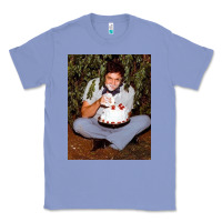 Colony Blue johnny cash eating cake in a bush Classic Tee - linhVisuals