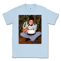 Dusty Blue johnny cash eating cake in a bush Classic Tee - linhVisuals