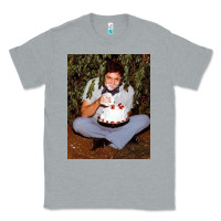 Heather Grey johnny cash eating cake in a bush Classic Tee - linhVisuals