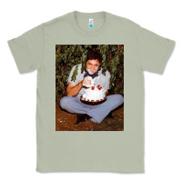 Matcha johnny cash eating cake in a bush Classic Tee - linhVisuals