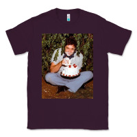 Plum johnny cash eating cake in a bush Classic Tee - linhVisuals