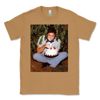 Toasted Coconut johnny cash eating cake in a bush Classic Tee - linhVisuals