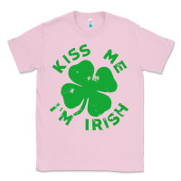 Bubblegum Pink kiss me im irish funny saint patrick day womens Classic Tee - linhVisuals
