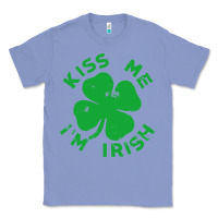 Colony Blue kiss me im irish funny saint patrick day womens Classic Tee - linhVisuals