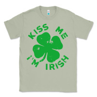 Matcha kiss me im irish funny saint patrick day womens Classic Tee - linhVisuals