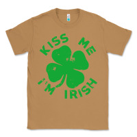 Toasted Coconut kiss me im irish funny saint patrick day womens Classic Tee - linhVisuals