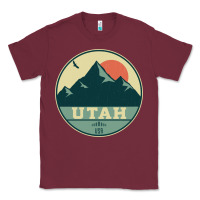 Burgundy utah retro mountain badge Classic Tee - linhVisuals