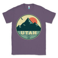 Lavender utah retro mountain badge Classic Tee - linhVisuals