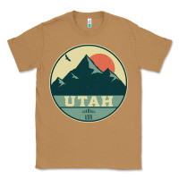 Toasted Coconut utah retro mountain badge Classic Tee - linhVisuals
