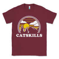Burgundy catskills new york vintage Classic Tee - linhVisuals